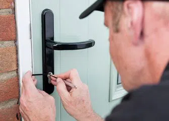 Jacksonville Community Locksmith Jacksonville, FL 904-531-3129 - 5a-unlock-door